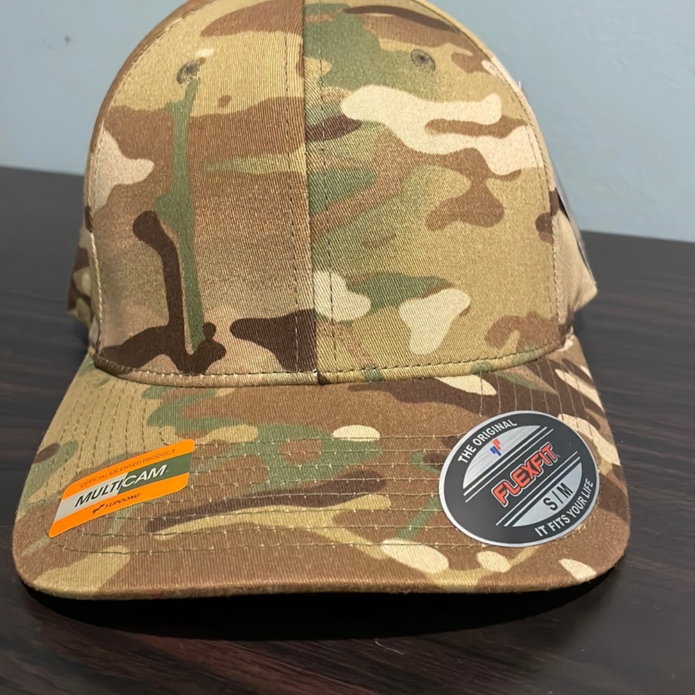 NWT Flex Fit Multicam Camouflage Baseball Cap Hat, Size S/M